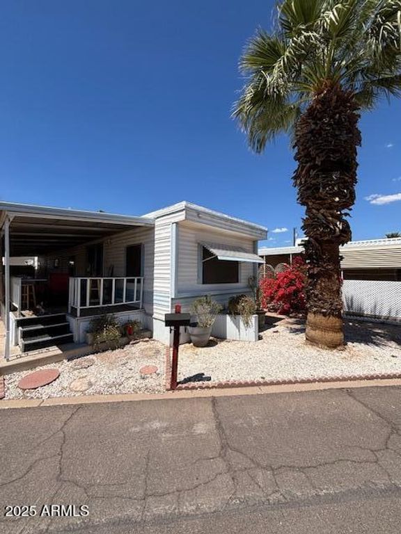 Image 10 of property listing at 19225 N CAVE CREEK Road 83, Phoenix, AZ 85024