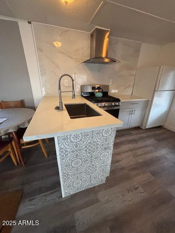 Image 2 of property listing at 19225 N CAVE CREEK Road 83, Phoenix, AZ 85024