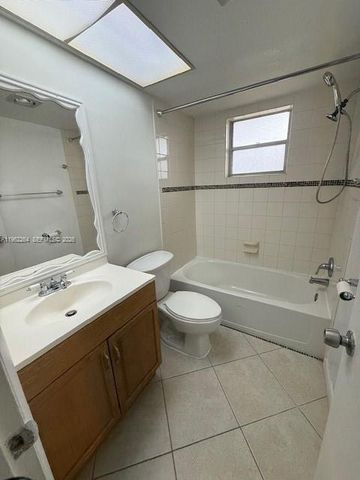 301 Cambridge Rd 106, Hollywood, FL 33024