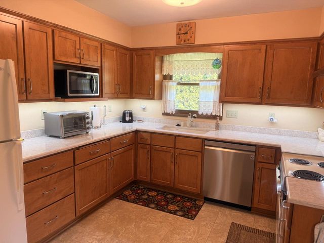 2120 Autumn DRIVE, Racine, WI 53402