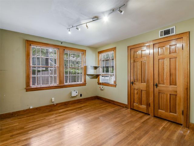 2304 Longview ST, Austin, TX 78705