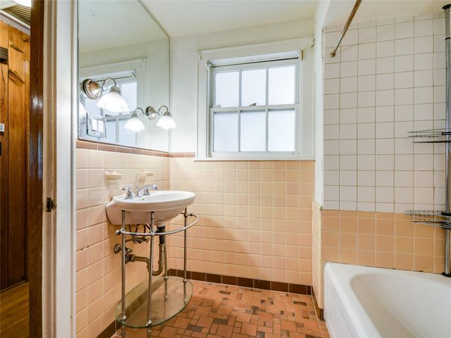 2304 Longview ST, Austin, TX 78705