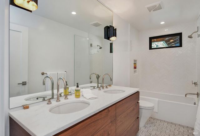 2700 Geysers Rd, Geyserville, CA 95441