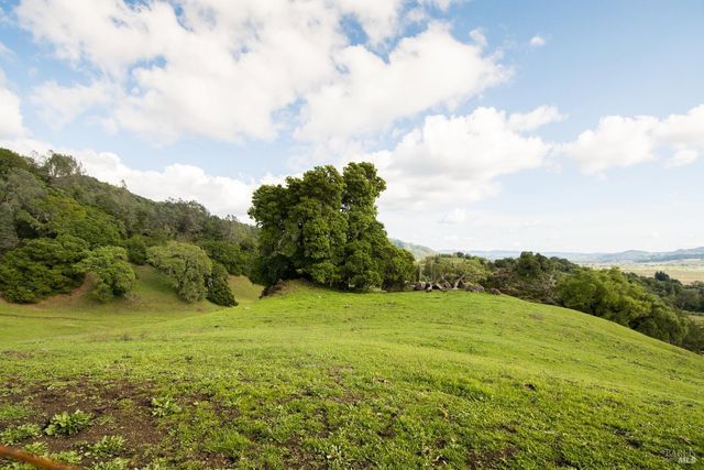2700 Geysers Rd, Geyserville, CA 95441