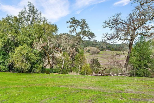 2700 Geysers Rd, Geyserville, CA 95441