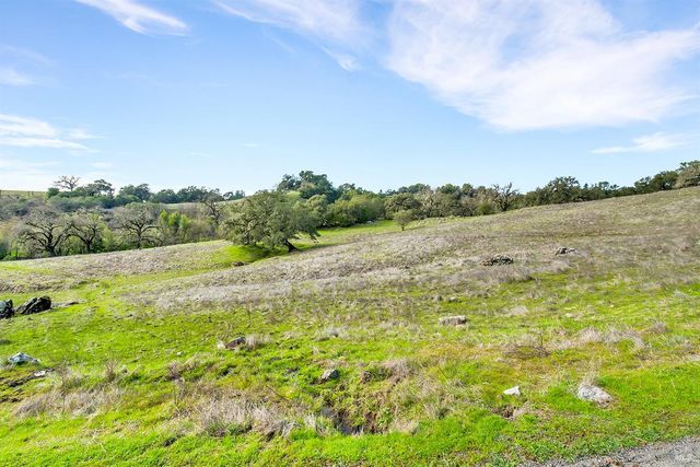 2700 Geysers Rd, Geyserville, CA 95441