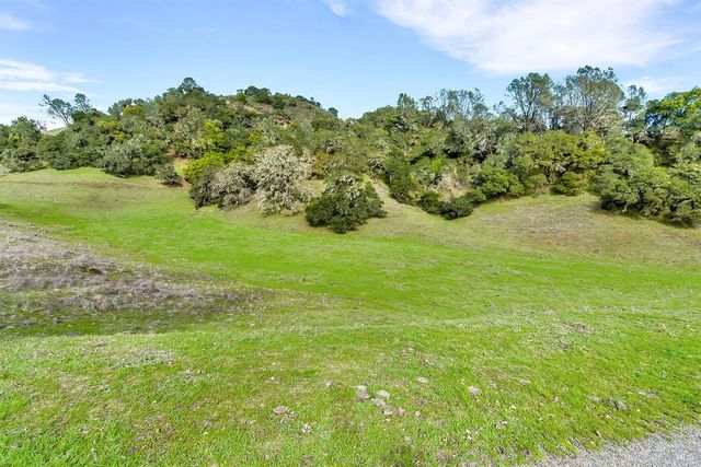 2700 Geysers Rd, Geyserville, CA 95441