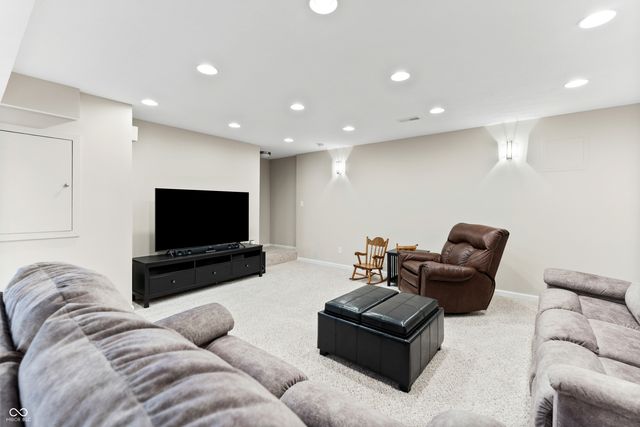 3409 Grant Court, Columbus, IN 47203