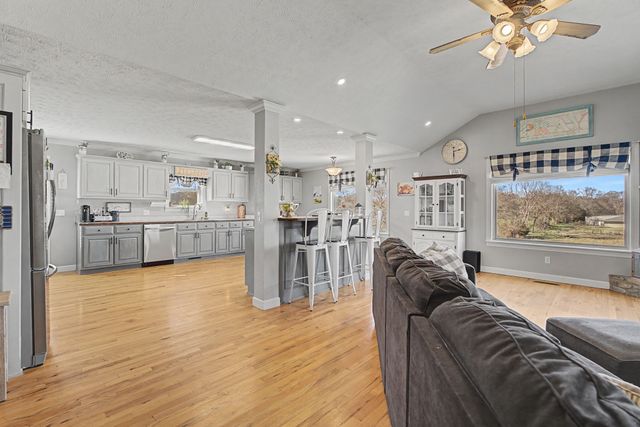 48 Fox Run Ln, Carthage, TN 37030