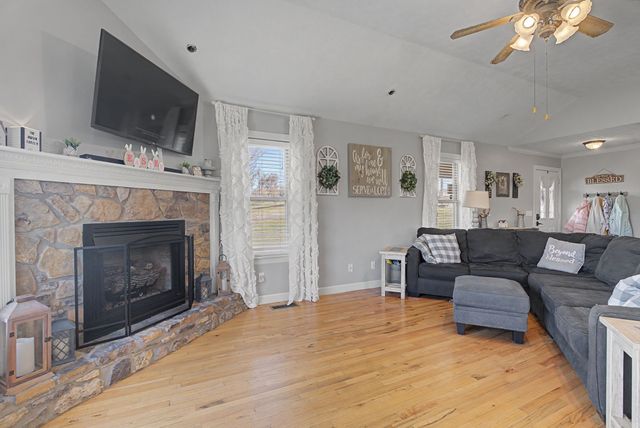 48 Fox Run Ln, Carthage, TN 37030