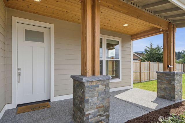 35 Viking Way, Sequim, WA 98382