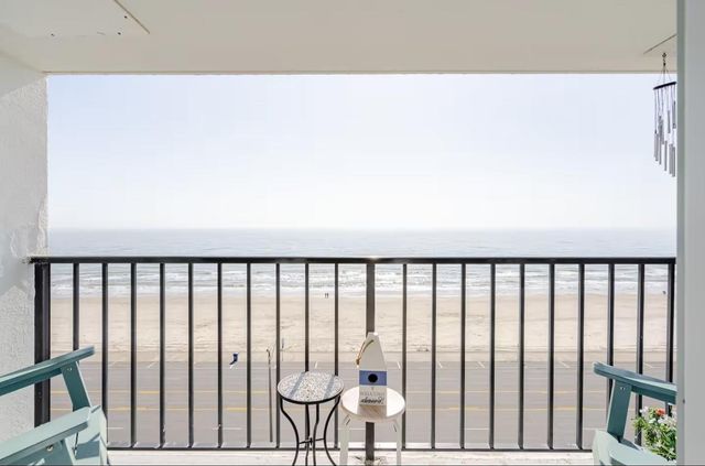 7310 Seawall Boulevard 806, Galveston, TX 77551