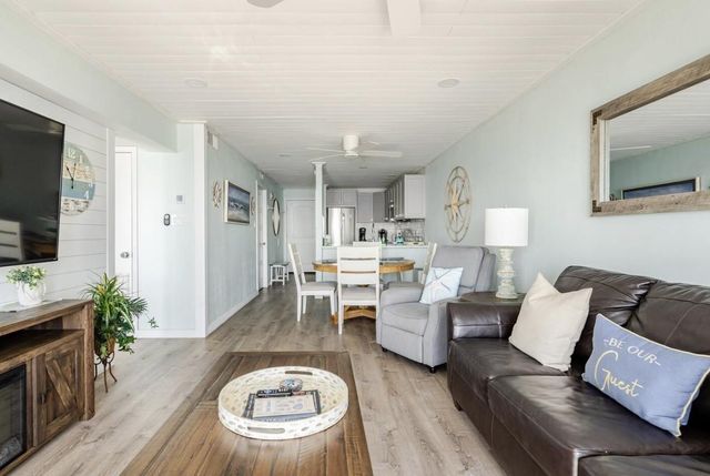 7310 Seawall Boulevard 806, Galveston, TX 77551