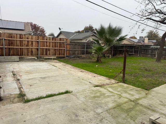 956 E Cinnamon Drive, Lemoore, CA 93245