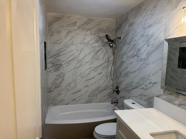 956 E Cinnamon Drive, Lemoore, CA 93245