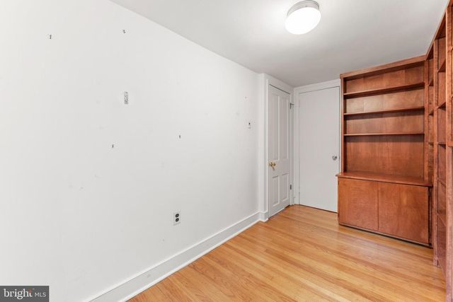 327 LAWRENCE CT, Philadelphia, PA 19106