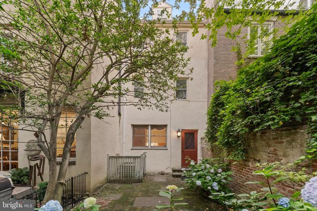 327 LAWRENCE CT, Philadelphia, PA 19106