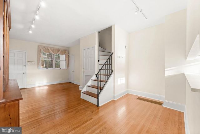 327 LAWRENCE CT, Philadelphia, PA 19106