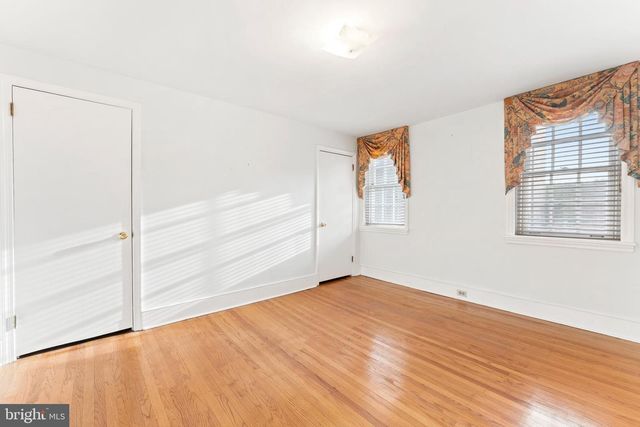 327 LAWRENCE CT, Philadelphia, PA 19106