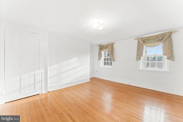 327 LAWRENCE CT, Philadelphia, PA 19106