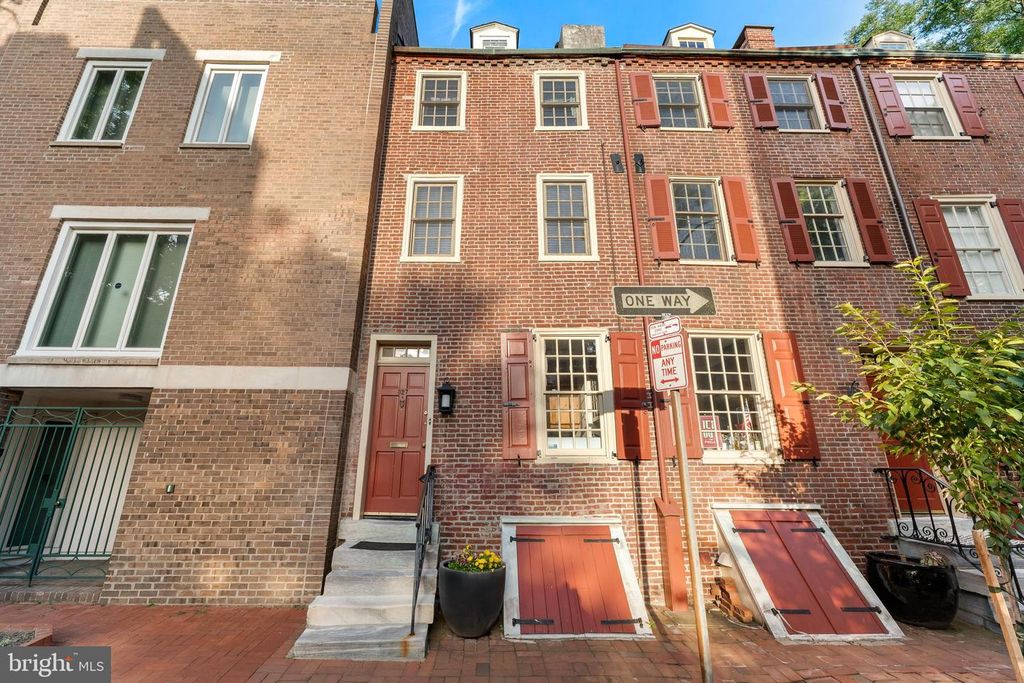 327 LAWRENCE CT, Philadelphia, PA 19106