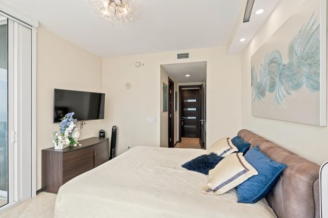 18201 COLLINS Avenue 3704, Sunny Isles Beach, FL 33160