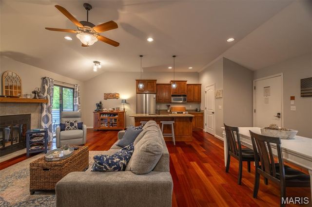 134 Geneva Cove Drive, Innsbrook, MO 63390