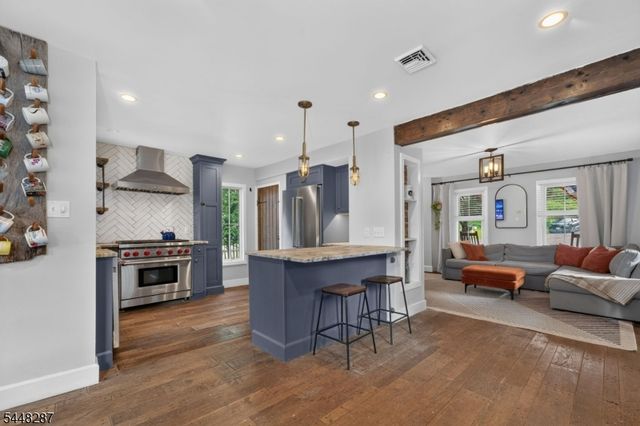 79 W Main St, Mendham Boro, NJ 07945