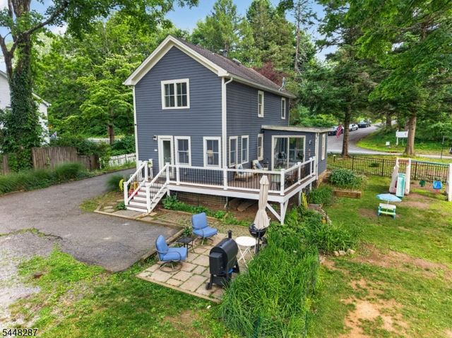 79 W Main St, Mendham Boro, NJ 07945