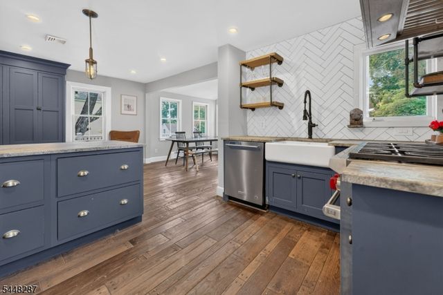 79 W Main St, Mendham Boro, NJ 07945