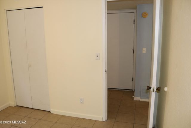 4229 W Pyracantha Drive, Tucson, AZ 85741