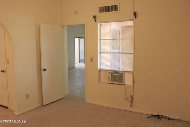 4229 W Pyracantha Drive, Tucson, AZ 85741