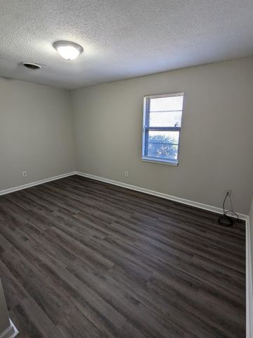 413 Shawnee Dr, Columbia, TN 38401