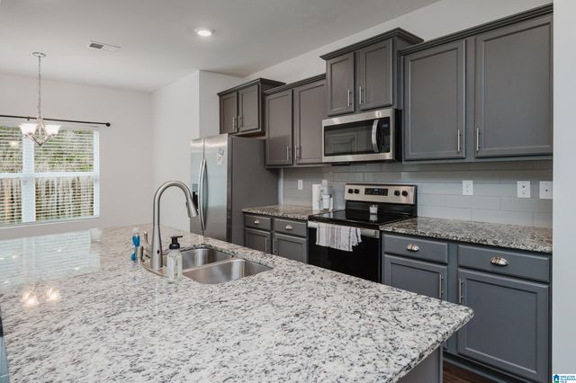 7124 PINE MOUNTAIN CIRCLE, Gardendale, AL 35071