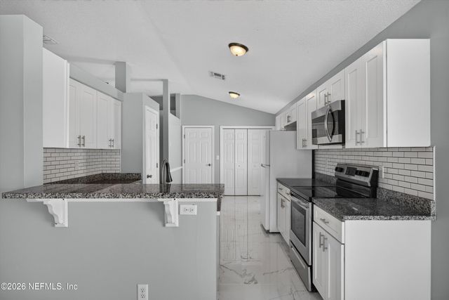 490 HILLSIDE Drive, Orange Park, FL 32073