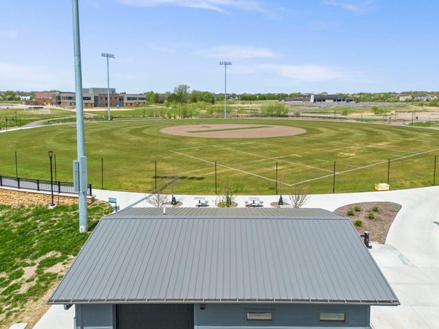 18536 60th Place N, Plymouth, MN 55446