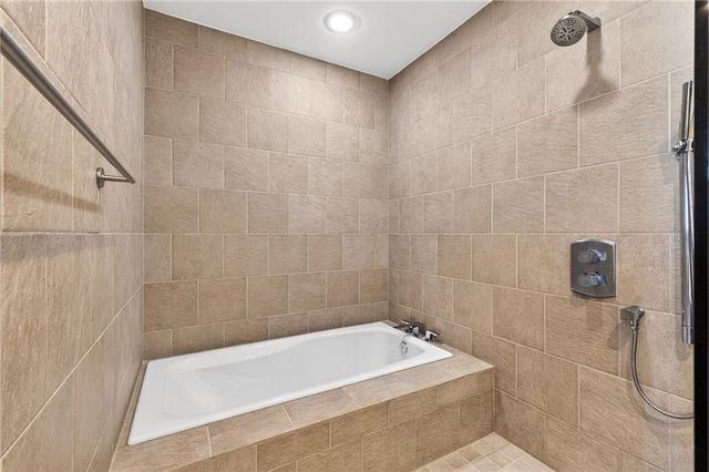 3325 Piedmont Road NE 2407, Atlanta, GA 30305