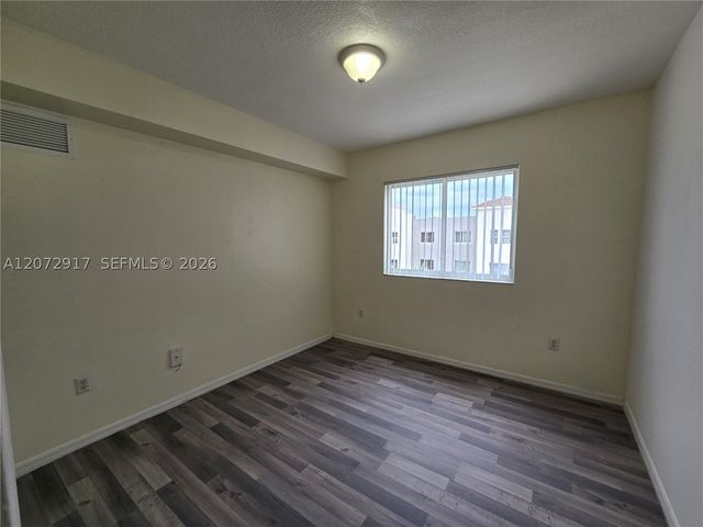 11060 SW 196th St 413, Cutler Bay, FL 33157