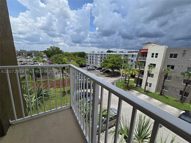 11060 SW 196th St 413, Cutler Bay, FL 33157