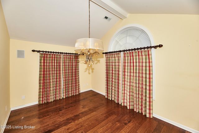 4802 Whitekirk Ct, Louisville, KY 40222