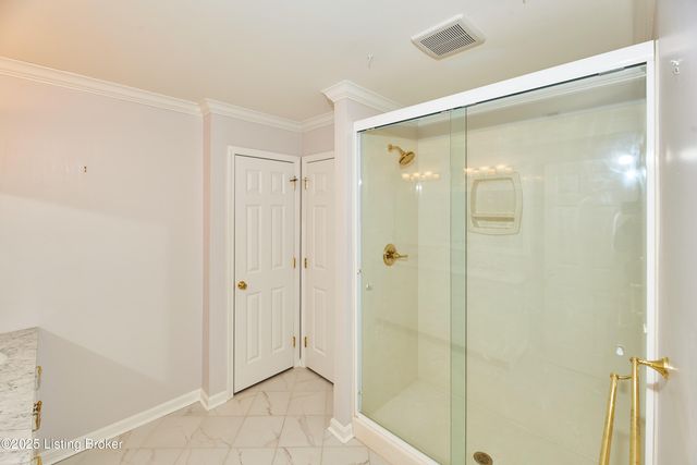 4802 Whitekirk Ct, Louisville, KY 40222