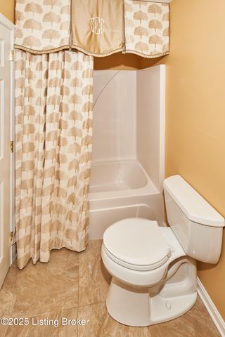 4802 Whitekirk Ct, Louisville, KY 40222