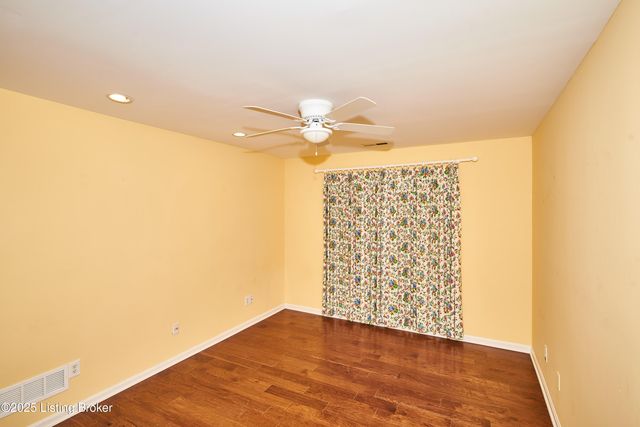 4802 Whitekirk Ct, Louisville, KY 40222