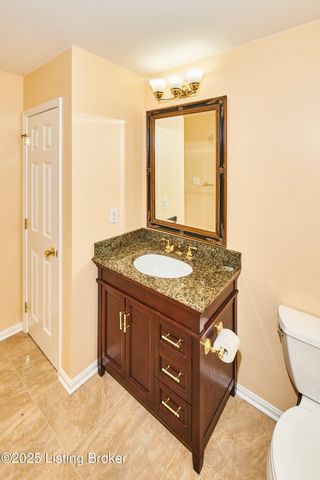 4802 Whitekirk Ct, Louisville, KY 40222