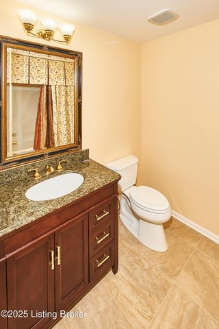 4802 Whitekirk Ct, Louisville, KY 40222