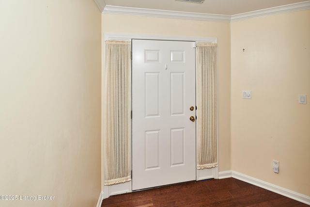 4802 Whitekirk Ct, Louisville, KY 40222