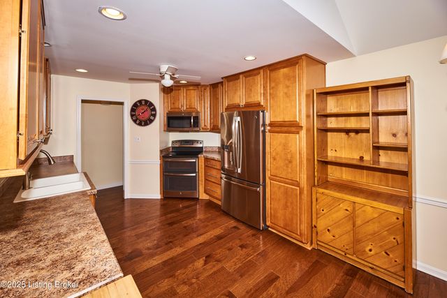 4802 Whitekirk Ct, Louisville, KY 40222