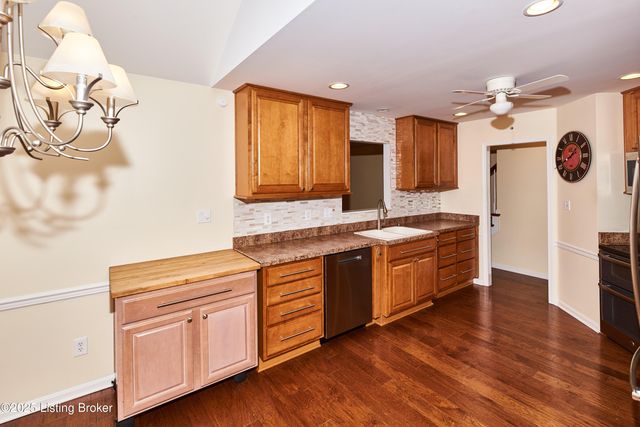 4802 Whitekirk Ct, Louisville, KY 40222