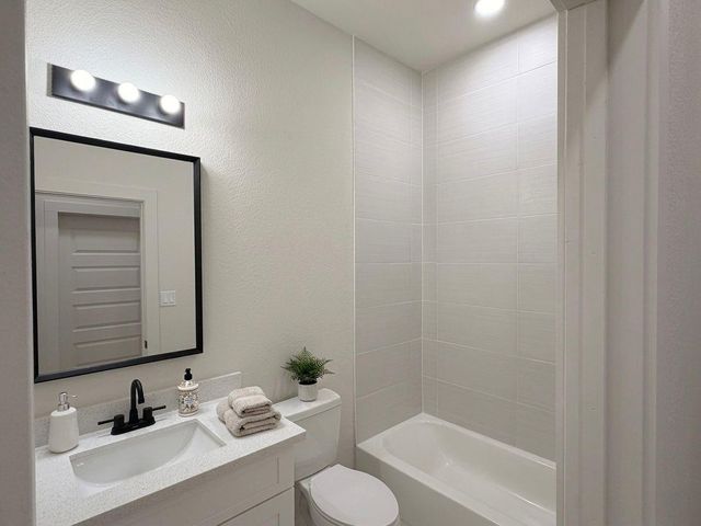 326 Clearwater C-D Street, Houston, TX 77029