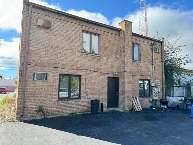 2936 Bernice Road, Lansing, IL 60438